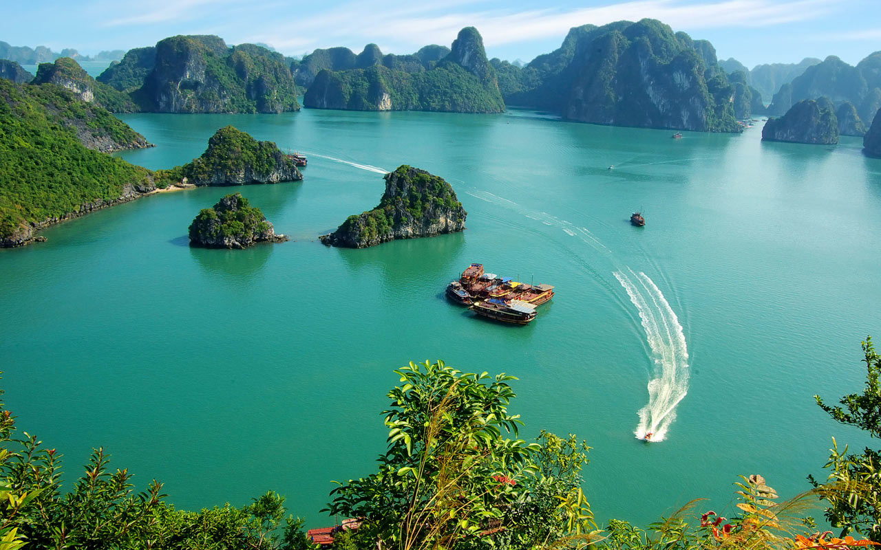 Lan Ha Bay: A Hidden Gem in Ha Long, Vietnam