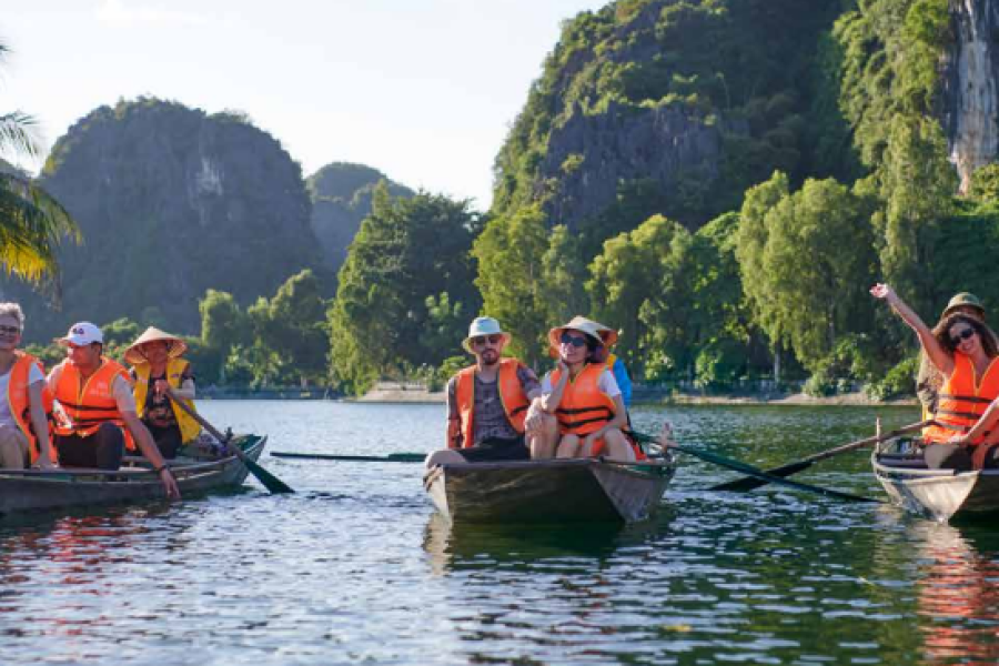 NINH BINH: HOA LU – TRANG AN –  MUA CAVE – CYCLING